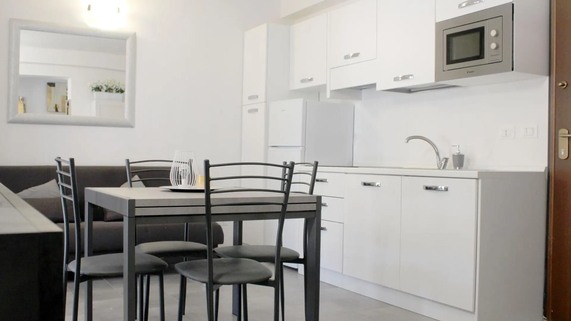 Sky Loft Airport - Modern Apt 1St Floor Apartment Bologna